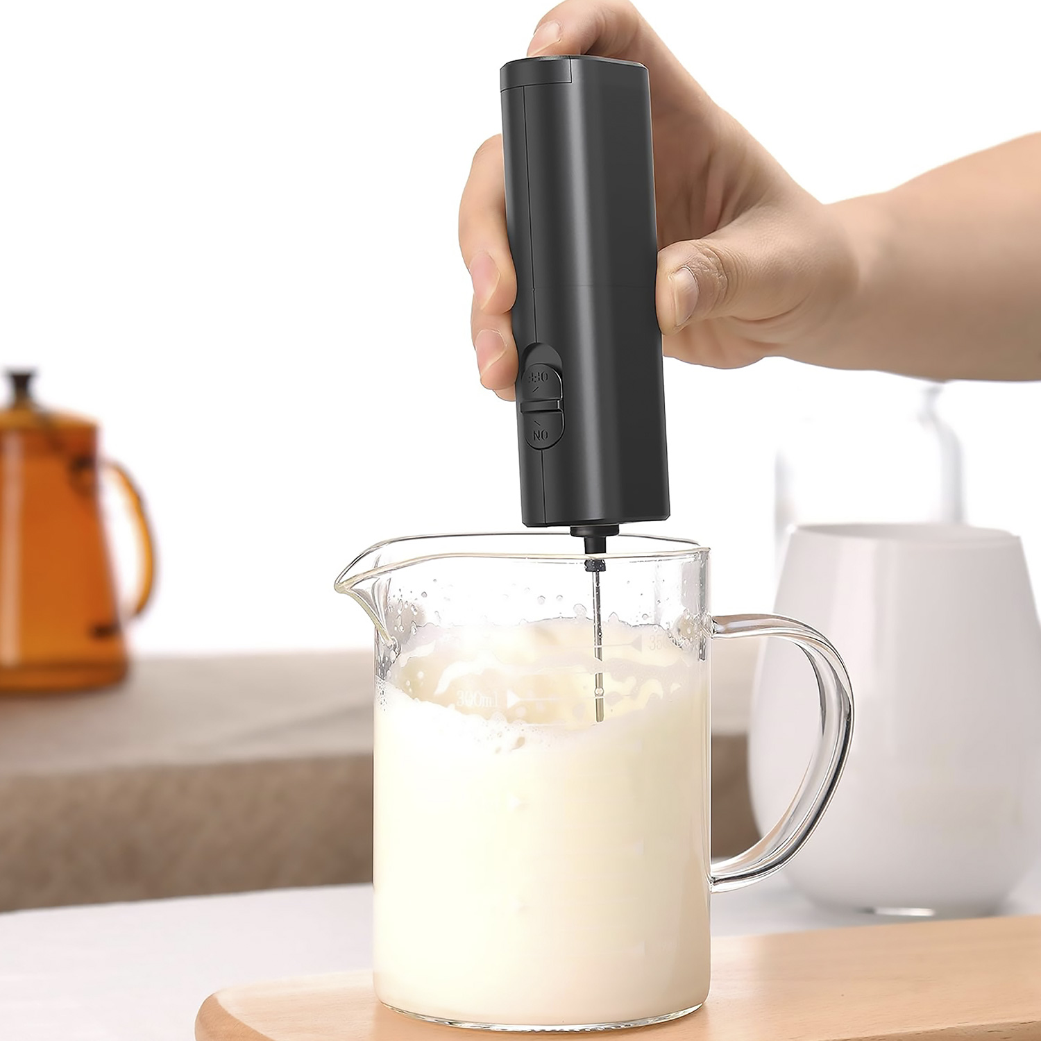 Espumador de leche con batidor de acero